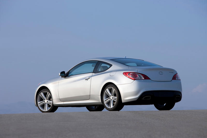 Illustration for article titled 2010 Hyundai Genesis Coupe Spied In Santa Monica